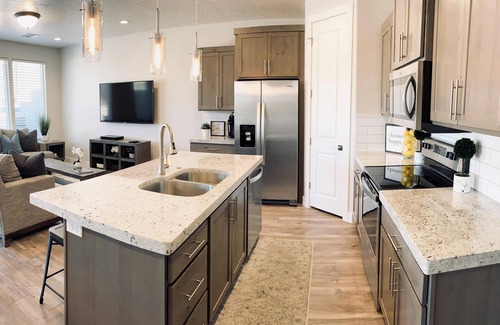 St. George Apartment | Stargazer Luxury Condo, Rooftop Views, Private Hot Tub