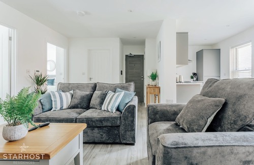 Newbury Apartment | Starhost Residences Brand New 2 Bed Apartment in Newbury Town Centre