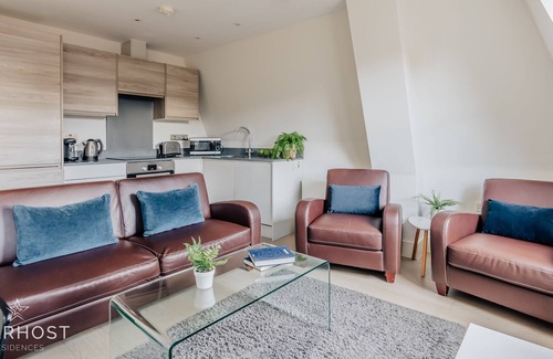 Guildford Apartment | StarHost Residences | Stylish 2 bed apartment in the centre of Guildford