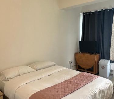 St. Dunstan's House | Starlet Stepney