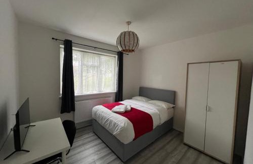 St. Dunstan's House | Starlet Stepney