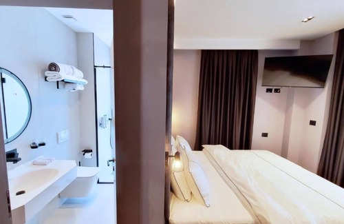 Tirana Hotel | Starlight Hotel