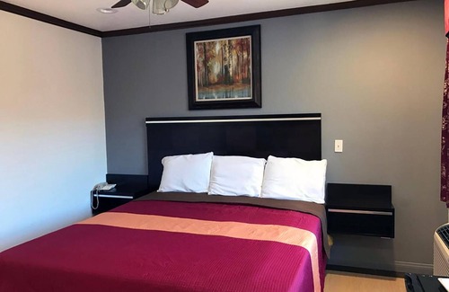Winnetka Hotel | Starlight Inn Canoga Park