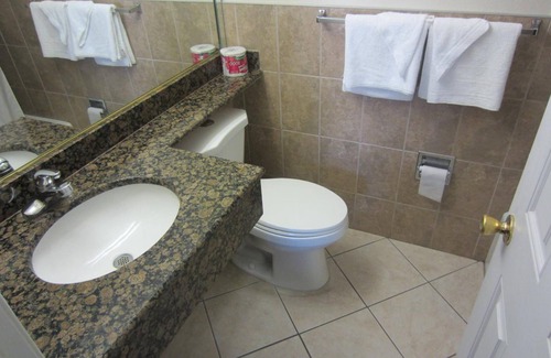 Winnetka Hotel | Starlight Inn Canoga Park