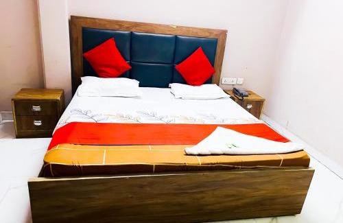 Delhi Hotel | Starlight Paradise Near Hazrat Nizamuddin Railway Station