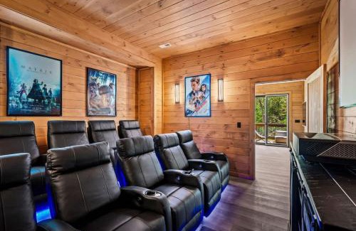 Sevierville House | Starlight Ridge - Luxury Indoor Pool with Theatre