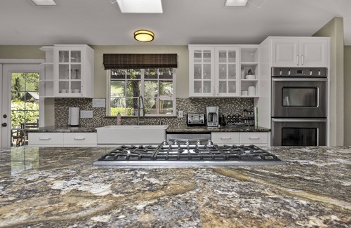 Cloverdale House | Starling's Rest, sleeps 10, Pool/Spa, Playground