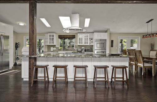 Cloverdale House | Starling's Rest, sleeps 10, Pool/Spa, Playground