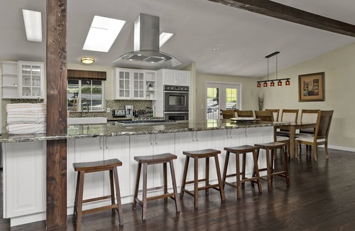 Cloverdale House | Starling's Rest, sleeps 10, Pool/Spa, Playground