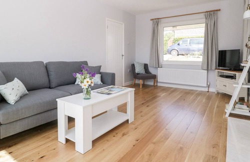 Ashcott House | STARLINGS ROOST, pet friendly, country holiday cottage in Ashcott
