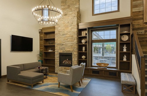 West Yellowstone Hotel | Starlite Yellowstone, Tapestry Collection by Hilton