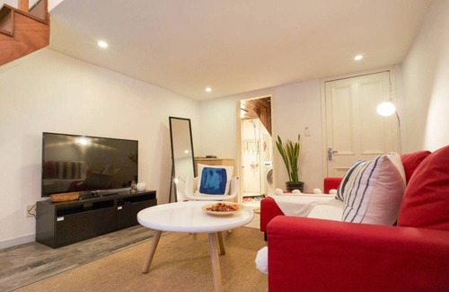 Huaihai Road Commercial Area Apartment | StarLive Apartment - Moonlight