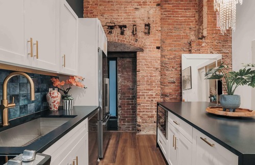 Arts District House | Starr Piano: Roxie Suite – Walk to Broadway!