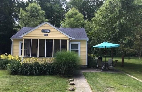 Geneva-on-the-Lake Cottage | Starshine Cottage - Geneva on the Lake - Renovated and Ready to Rent