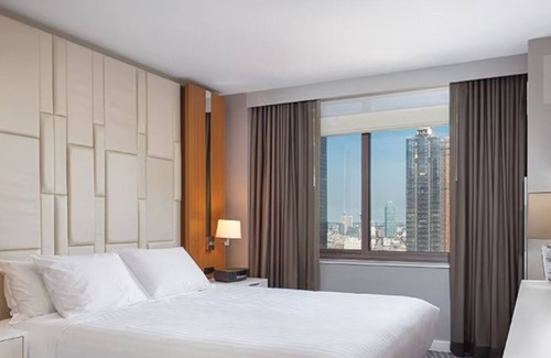 Midtown East Resort | Start the New Year off right.NYC! Midtown 45! 1 Bdrm Sleeps 4