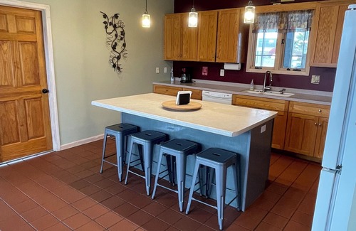 Anna House | StarView Vineyards Winery Retreat