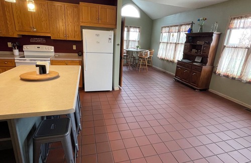 Anna House | StarView Vineyards Winery Retreat