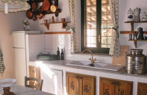 Narni House | STATELY AND COMFORTABLE FARMHOUSE