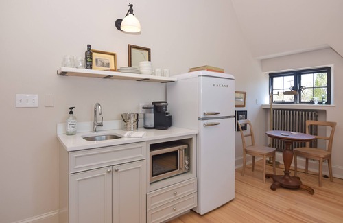 Harrisburg - Hershey House | Stately and Historic Riverfront Mansion.Pet Friendly!