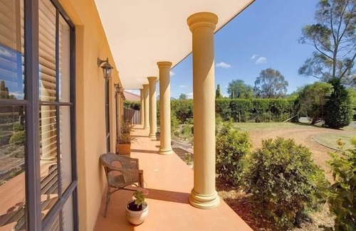 East Bowral House | Stately Bowral Designer Home