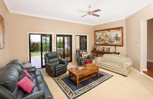 East Bowral House | Stately Bowral Designer Home