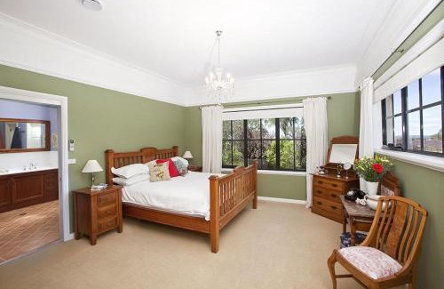 East Bowral House | Stately Bowral Designer Home