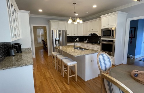 Evans House | Stately colonial minutes from Augusta National golf course w/pool, movie theatre