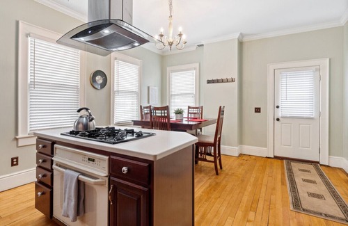 Rochester House | Stately Park Ave. Century Home - Sleeps 6!