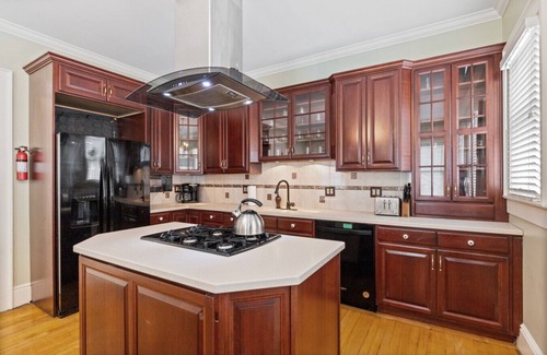 Rochester House | Stately Park Ave. Century Home - Sleeps 6!