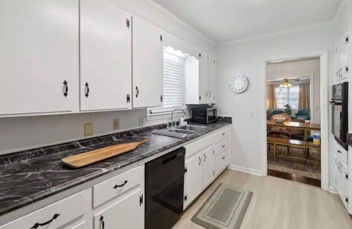 Statesboro House | Statesboro Gem: Across from Park