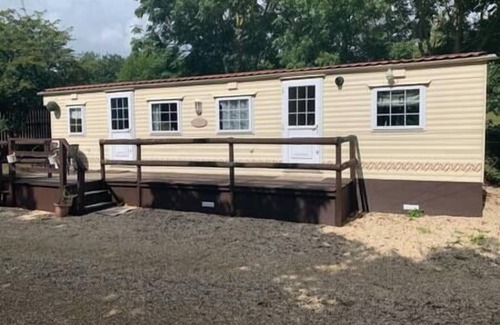 Cuddesdon House | Static Mobile home set in our 20 acres of farmland
