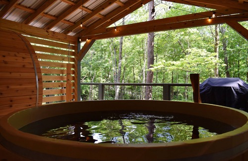 Clarkesville Cabin | Station 91 | Cabin Near Helen | SAUNA & CEDAR TUB