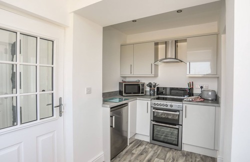 Llanfaelog House | STATION HOUSE, pet friendly, character holiday cottage in Rhosneigr