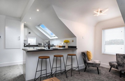 Deganwy Cottage | Station Loft - One Bedroom Cottage, Sleeps 2