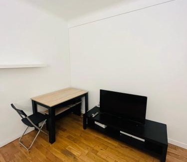 Maisons-Alfort Apartment | Stationnement Gratuit, 3mn du Métro, Parfait pour Télétravailler