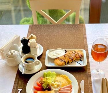Malekhiv Hotel | Status Hotel