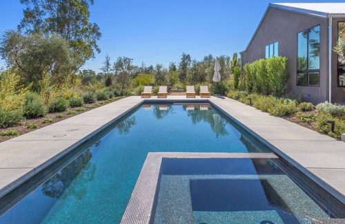 Healdsburg Villa | Stay 3 nights get 4th night free January-March!!