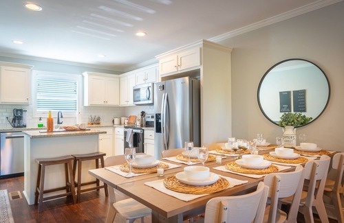 Helen House | Stay 3 nights Get 4th Night FREE thru Dec 2024-Hot Tub & Pool Table