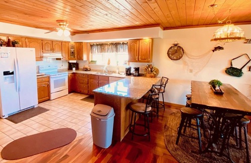 Sevierville Cottage | Stay 4 Nights Pay 3 Now–Dec 2025, Excludes Holidays! Almost Heaven Sleeps 14