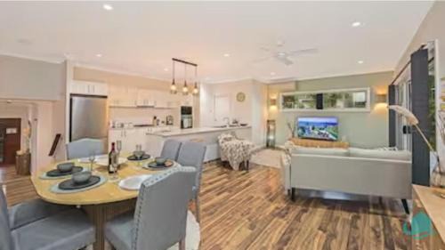 Murrays Beach House | Stay A While at Murrays Beach