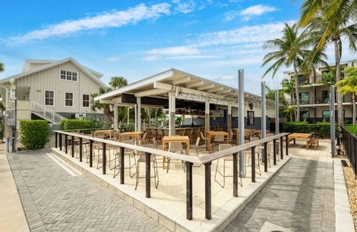 Key West Boat Rental | Stay aboard elegant sailboat