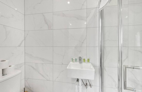 Shacklewell Apartment | Stay and Explore: Convenient Studio - Prime Location