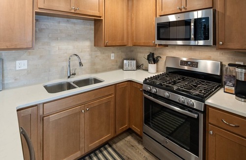 Sandpoint Condo | Stay and Play Downtown | Sandcreek Lofts Overlooks Marina