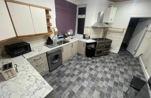 Cheetham Hill House | stay and relax
