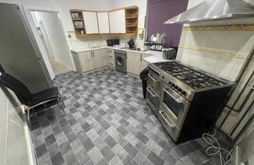 Cheetham Hill House | stay and relax