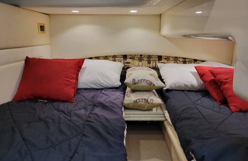 Central Boat Rental | Stay at A Boat Vancouver Downtown Near BC Place with Bay View