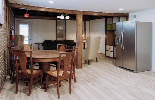 Woodbury Apartment | Stay at Cannon Street Loft—your cozy HQ on the Square in downtown Woodbury!