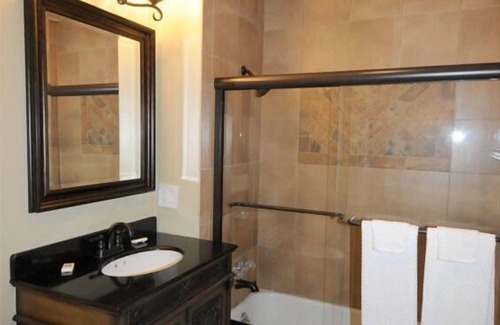 Crossville Cabin | Stay at Our Rustic Hunting Lodge