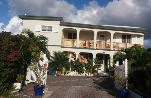 East End Village Apartment | Stay at the Duncan’s Villa beginning of the most relaxing vacations!