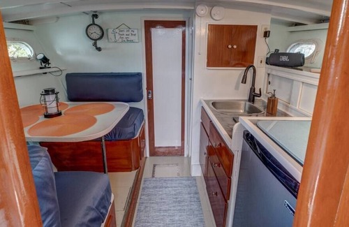 Alton Bay Boat Rental | Stay at The Oasis on Alton Bay!
